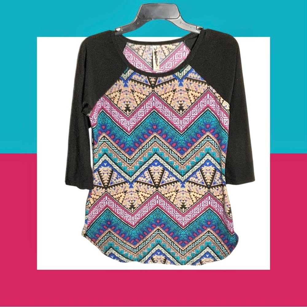 B&O Boutique Multicolored Aztec Geometric Stretchy Shirt Wm S